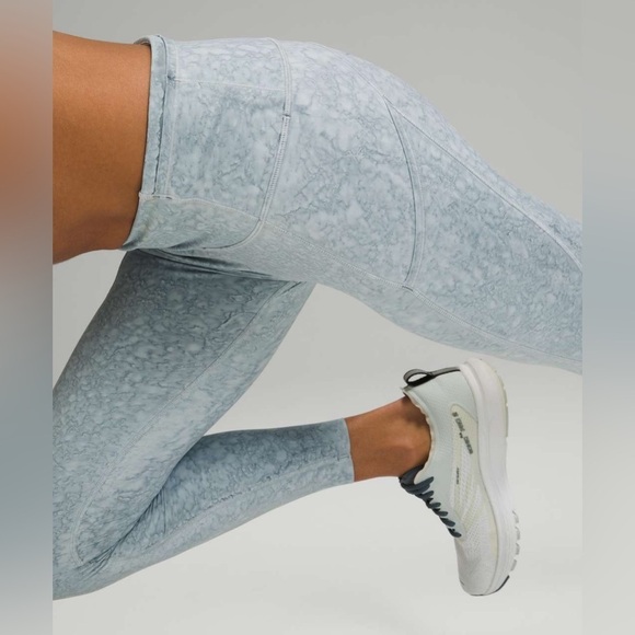 Lululemon Fast and Free Tight 25" *Nulux in City Grit White Blue Fog - size 6 - Picture 4 of 11
